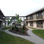Niagara Plaza Hotel By Fairbridge