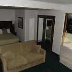 Niagara Plaza Hotel By Fairbridge