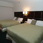 Niagara Plaza Hotel By Fairbridge