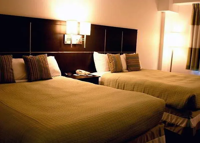 Niagara Plaza Hotel By Fairbridge