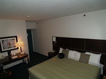 Plaza By Fairbridge 3*