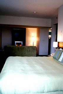 Plaza By Fairbridge Hotel Niagara Falls